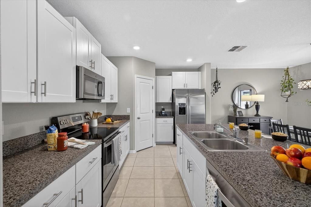 En Venta: $380,000 (4 camas, 2 baños, 1870 Pies cuadrados)