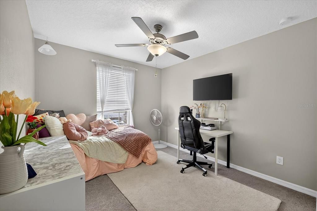 En Venta: $380,000 (4 camas, 2 baños, 1870 Pies cuadrados)