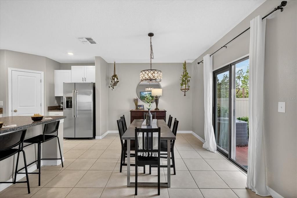 En Venta: $380,000 (4 camas, 2 baños, 1870 Pies cuadrados)