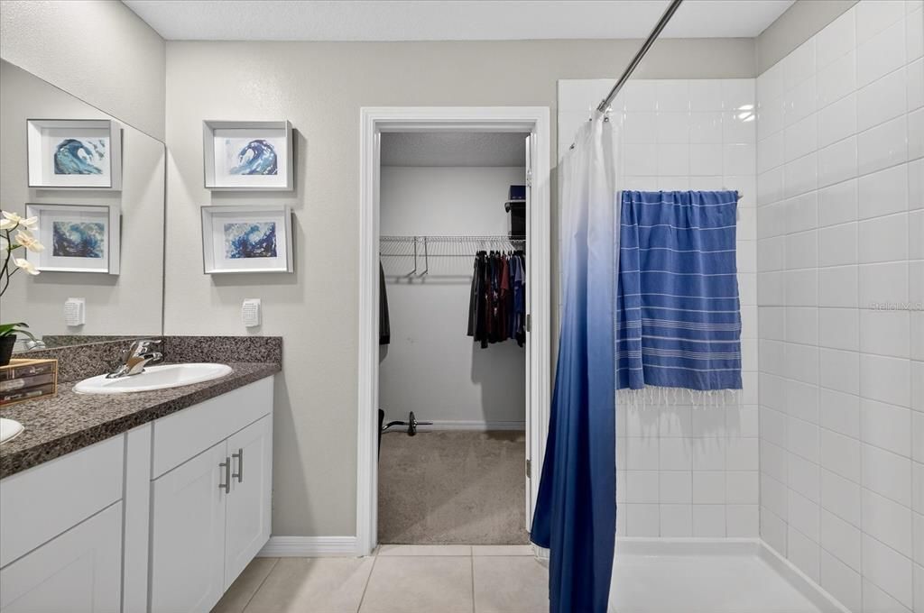 En Venta: $380,000 (4 camas, 2 baños, 1870 Pies cuadrados)