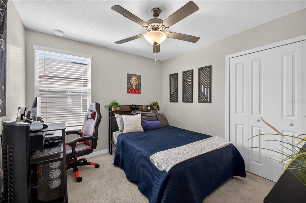 En Venta: $380,000 (4 camas, 2 baños, 1870 Pies cuadrados)