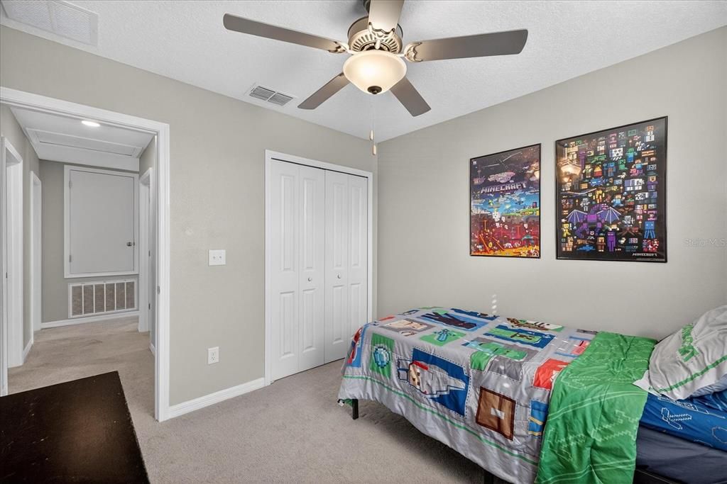 En Venta: $380,000 (4 camas, 2 baños, 1870 Pies cuadrados)