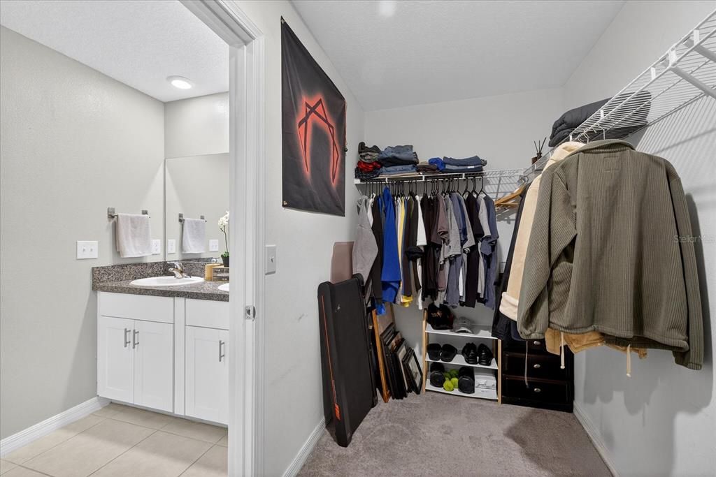 En Venta: $380,000 (4 camas, 2 baños, 1870 Pies cuadrados)