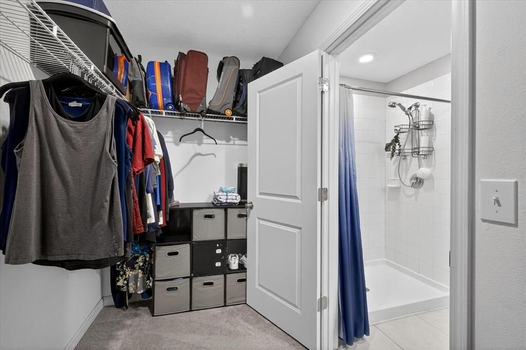 En Venta: $380,000 (4 camas, 2 baños, 1870 Pies cuadrados)