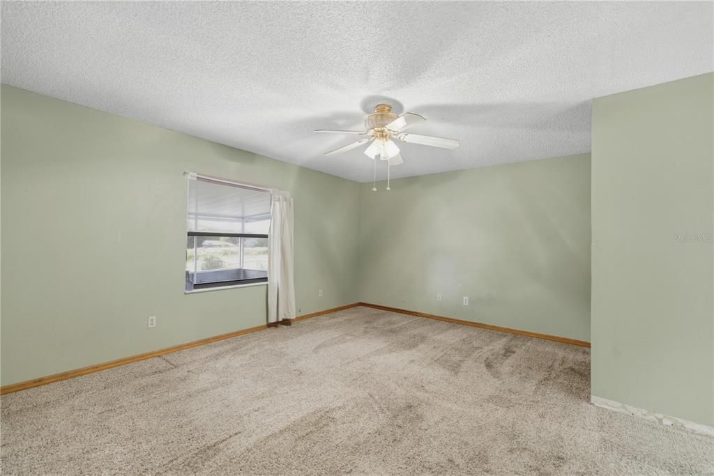 待售: $199,999 (3 贝兹, 2 浴室, 1586 平方英尺)