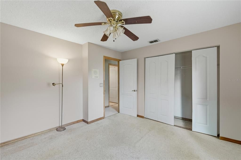 待售: $199,999 (3 贝兹, 2 浴室, 1586 平方英尺)