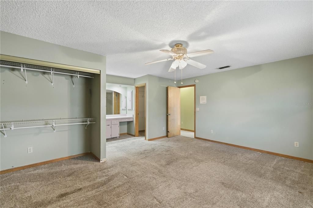 待售: $199,999 (3 贝兹, 2 浴室, 1586 平方英尺)