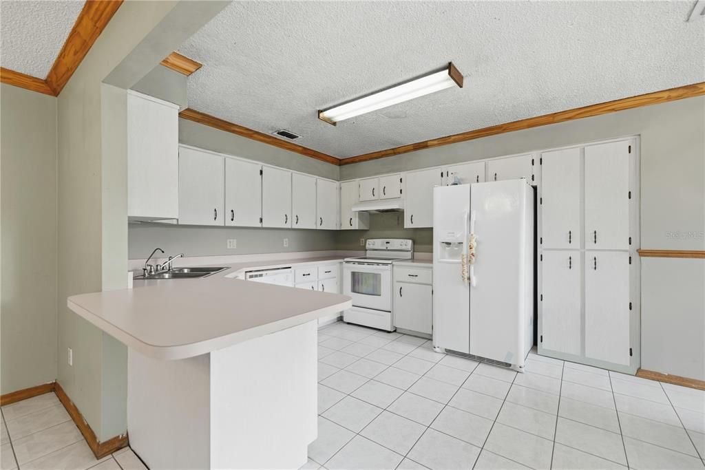 待售: $199,999 (3 贝兹, 2 浴室, 1586 平方英尺)