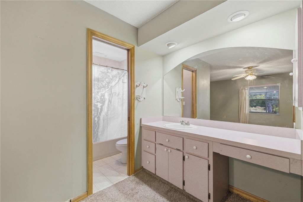 待售: $199,999 (3 贝兹, 2 浴室, 1586 平方英尺)