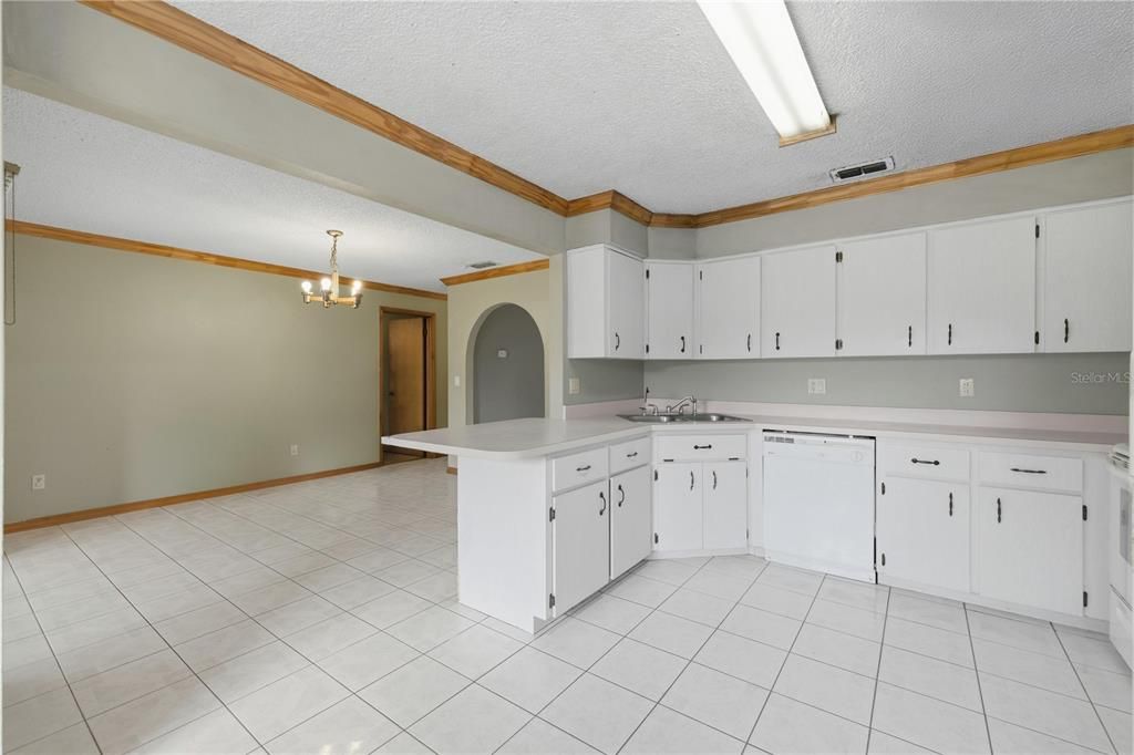 待售: $199,999 (3 贝兹, 2 浴室, 1586 平方英尺)