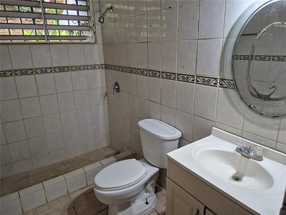 En Venta: $161,000 (4 camas, 2 baños, 1500 Pies cuadrados)