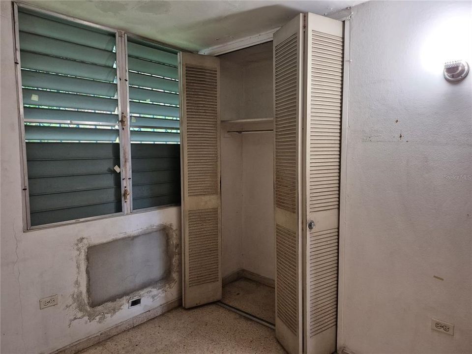 En Venta: $161,000 (4 camas, 2 baños, 1500 Pies cuadrados)