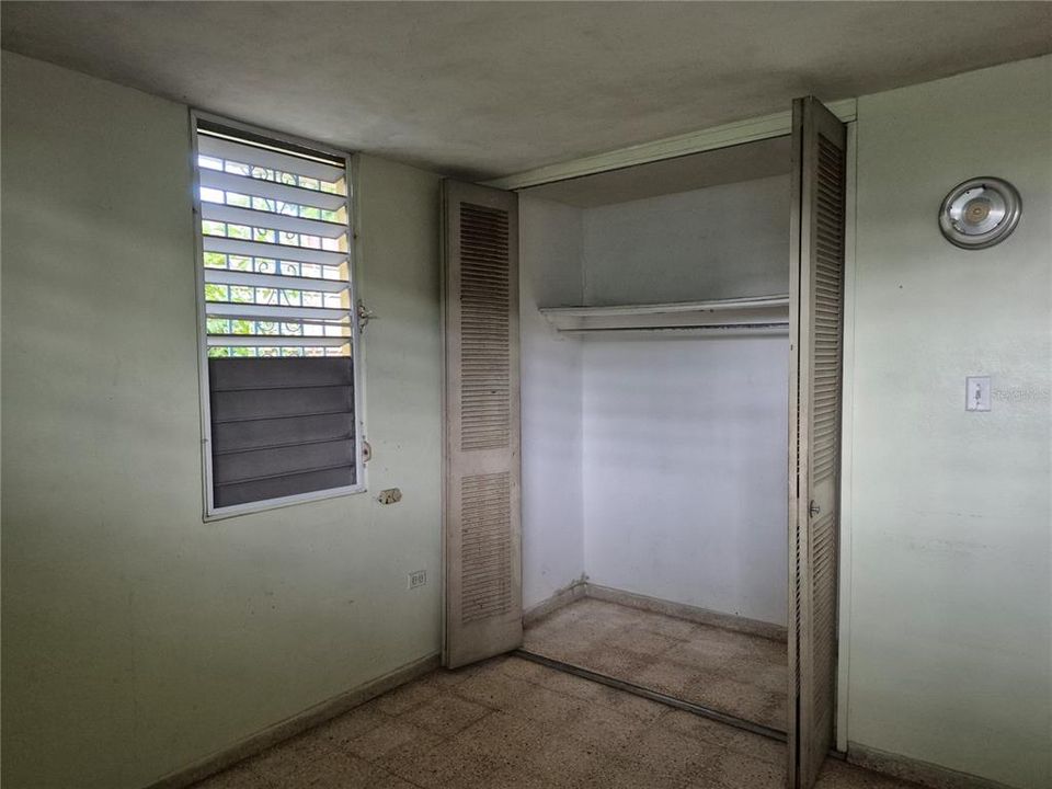 En Venta: $161,000 (4 camas, 2 baños, 1500 Pies cuadrados)