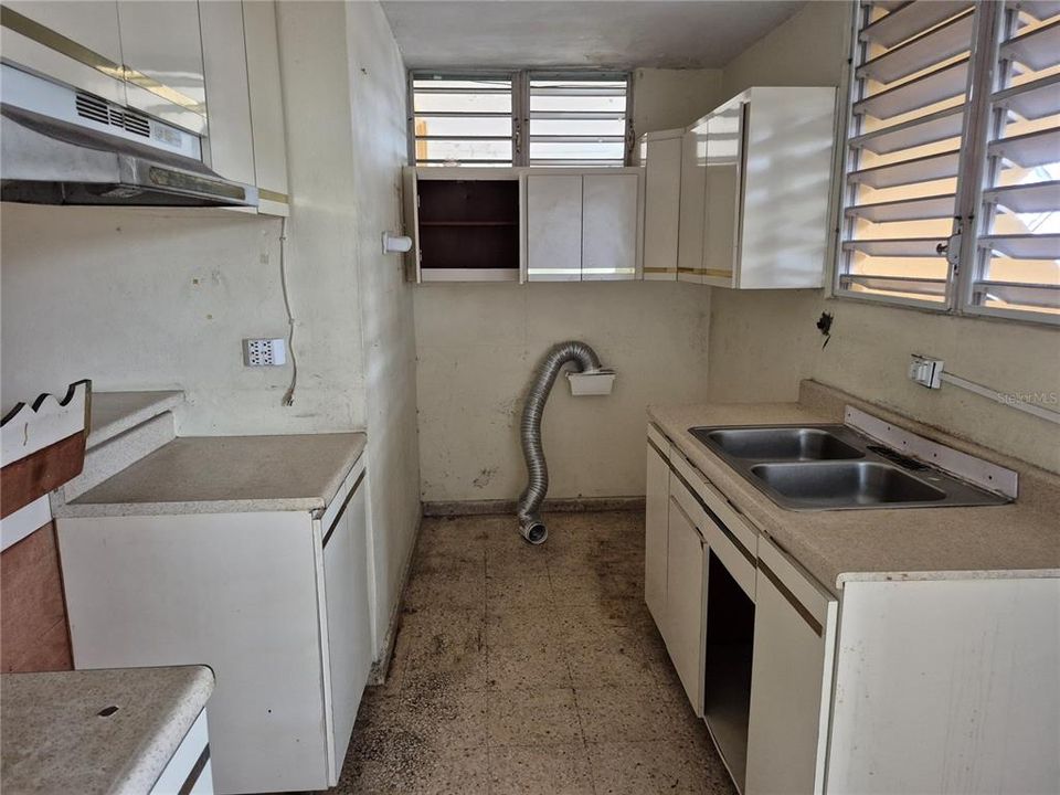 En Venta: $161,000 (4 camas, 2 baños, 1500 Pies cuadrados)
