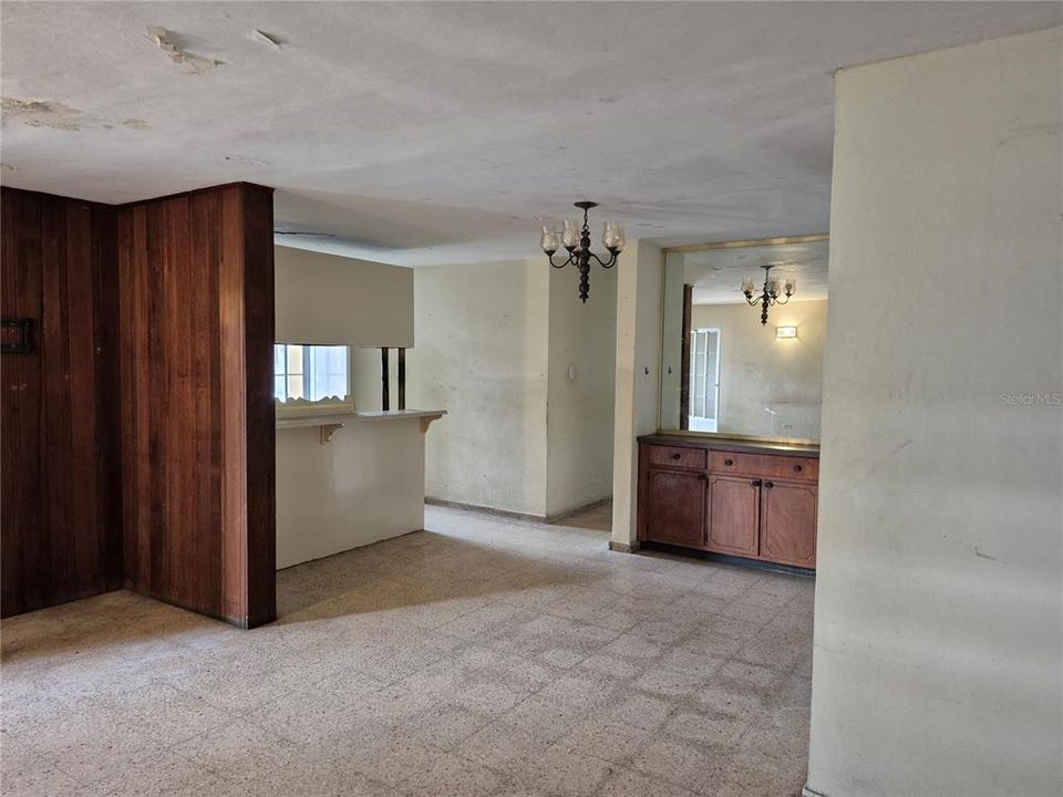 En Venta: $161,000 (4 camas, 2 baños, 1500 Pies cuadrados)