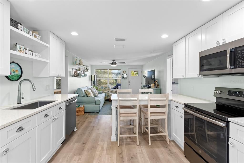 На продажу: $590,000 (3 спален, 2 ванн, 972 Квадратных фут)