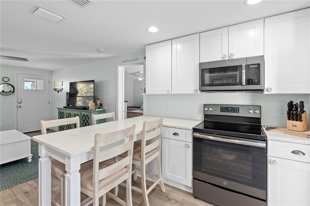 На продажу: $590,000 (3 спален, 2 ванн, 972 Квадратных фут)