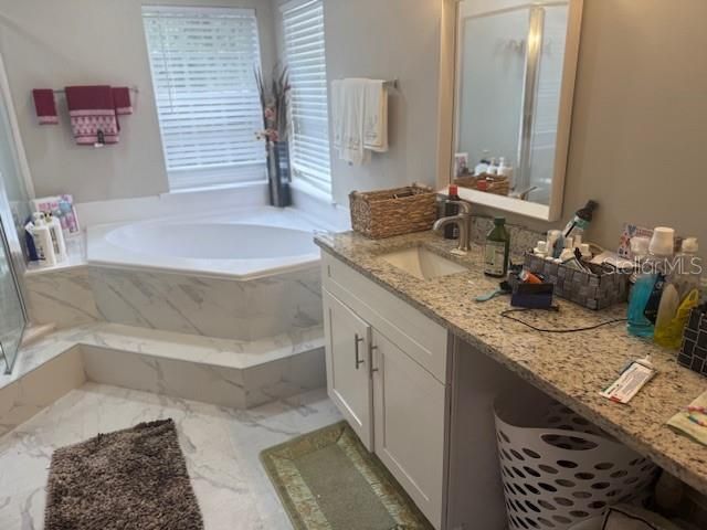 待售: $625,000 (4 贝兹, 2 浴室, 2760 平方英尺)