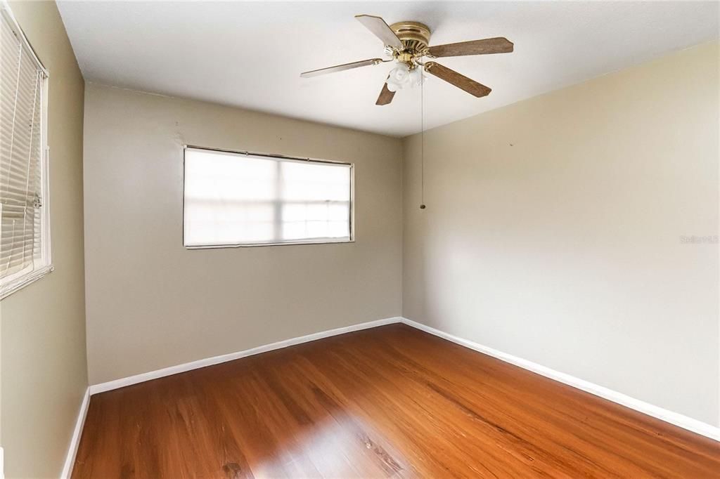 For Sale: $285,000 (3 beds, 2 baths, 1331 Square Feet)