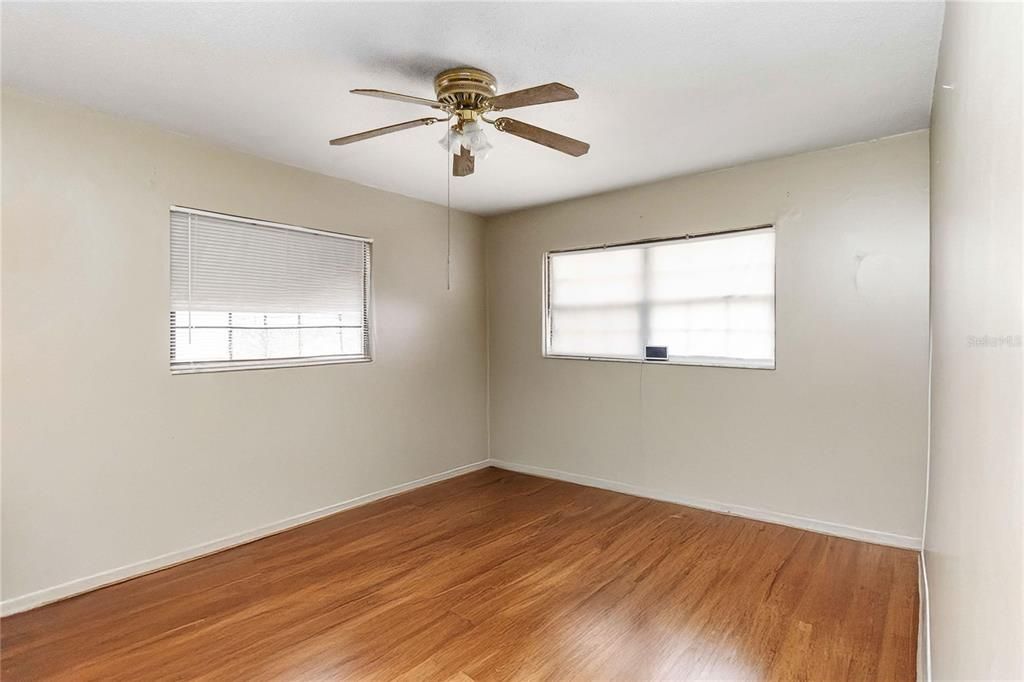 For Sale: $285,000 (3 beds, 2 baths, 1331 Square Feet)