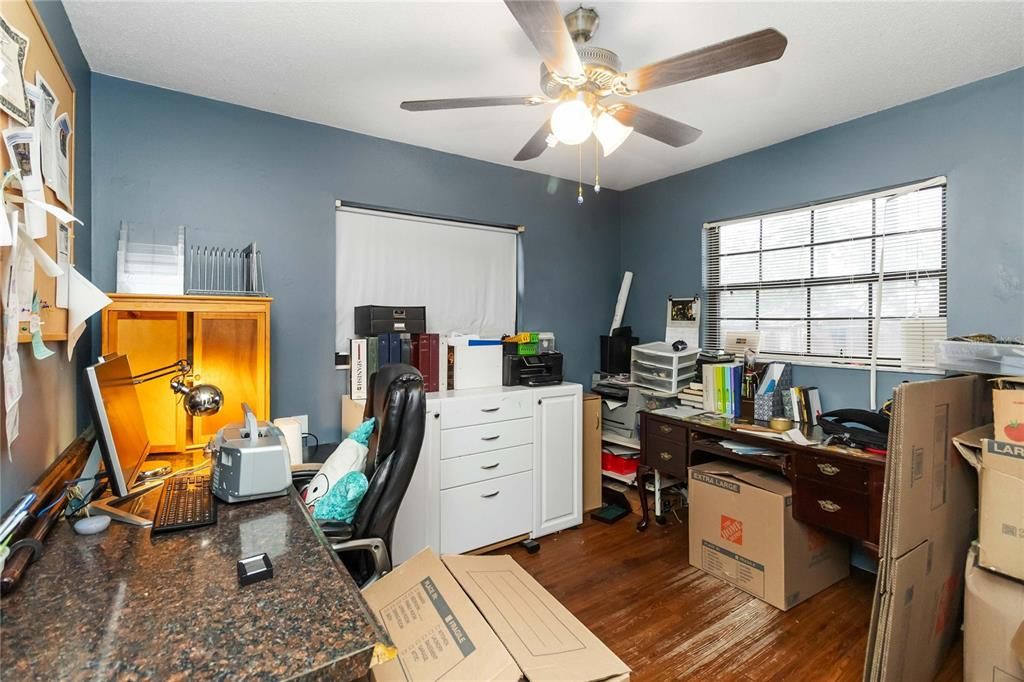 For Sale: $285,000 (3 beds, 2 baths, 1331 Square Feet)