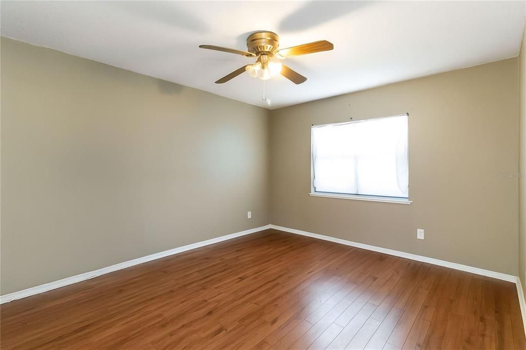 For Sale: $285,000 (3 beds, 2 baths, 1331 Square Feet)