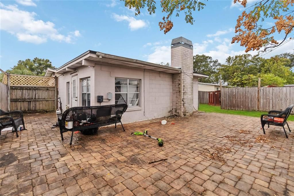 For Sale: $285,000 (3 beds, 2 baths, 1331 Square Feet)