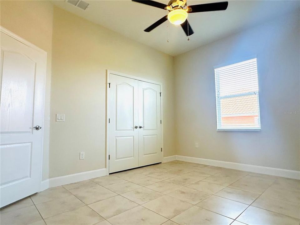 En Renta: $2,400 (4 camas, 3 baños, 2279 Pies cuadrados)