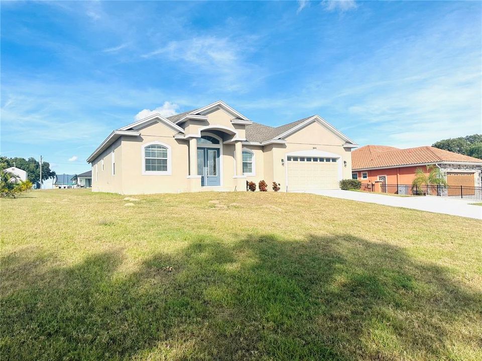 En Renta: $2,400 (4 camas, 3 baños, 2279 Pies cuadrados)