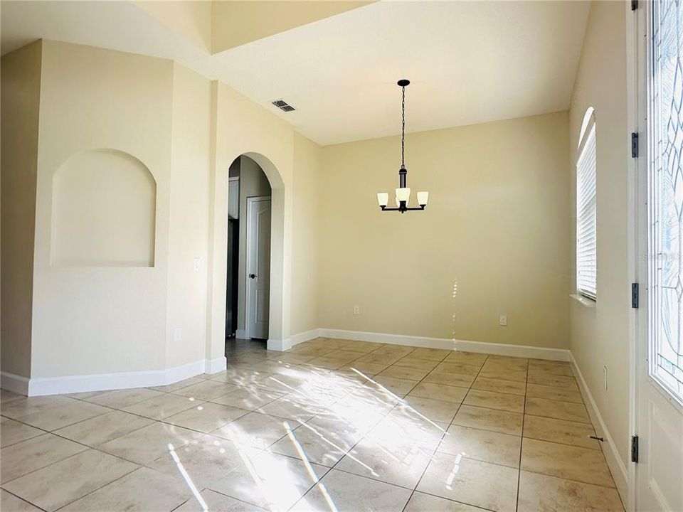 En Renta: $2,400 (4 camas, 3 baños, 2279 Pies cuadrados)