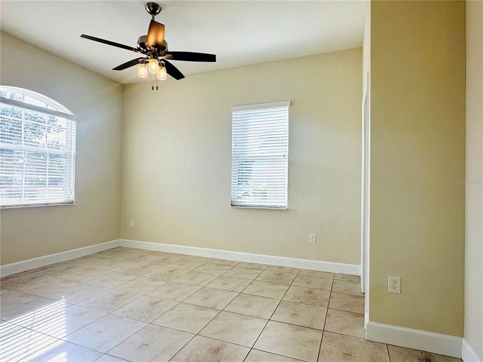 En Renta: $2,400 (4 camas, 3 baños, 2279 Pies cuadrados)