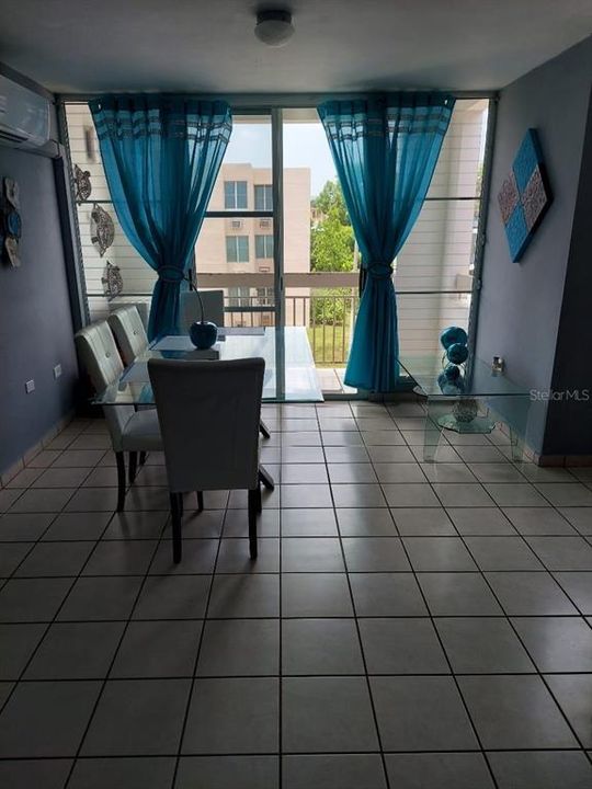 For Sale: $145,000 (3 beds, 1 baths, 923 Square Feet)