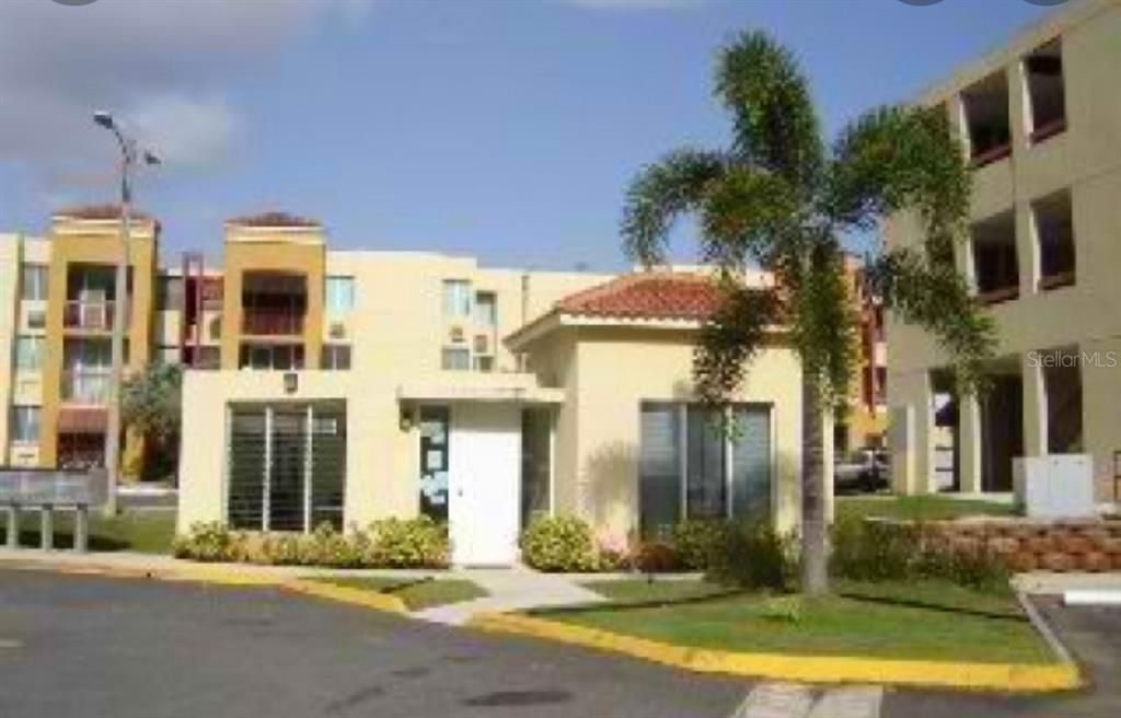 For Sale: $145,000 (3 beds, 1 baths, 923 Square Feet)