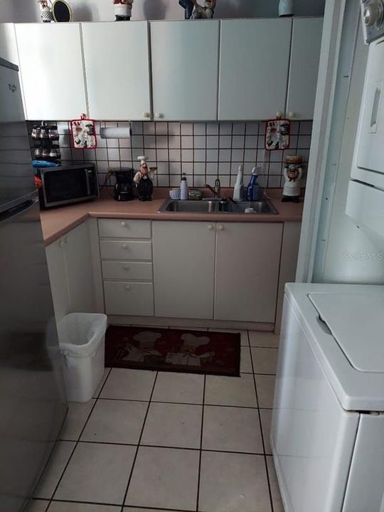 For Sale: $145,000 (3 beds, 1 baths, 923 Square Feet)