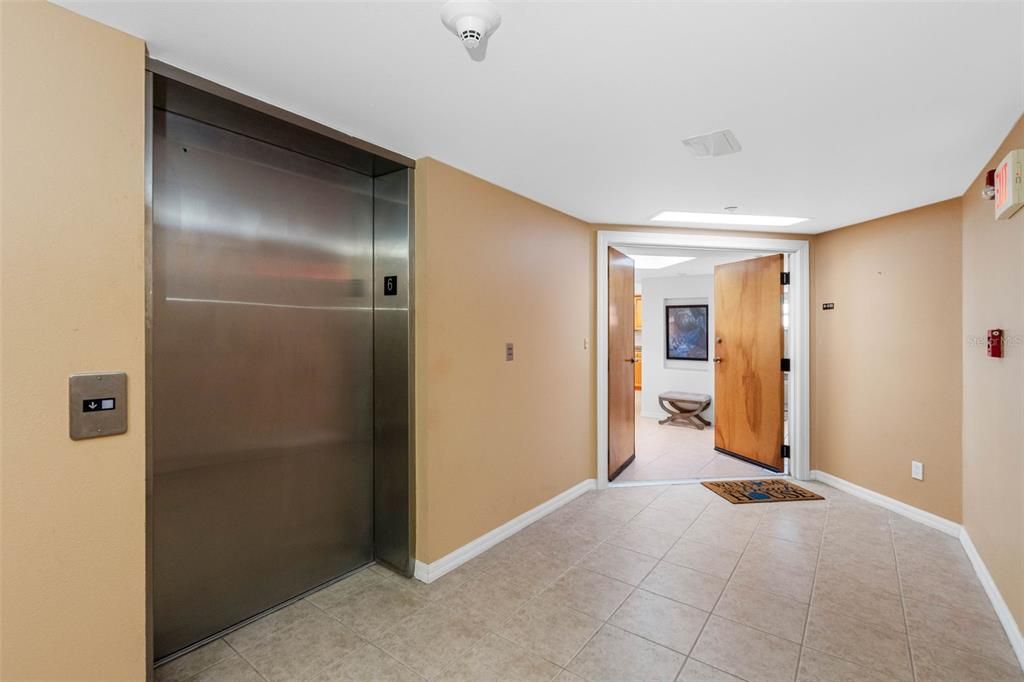 En Venta: $1,750,000 (3 camas, 3 baños, 2275 Pies cuadrados)