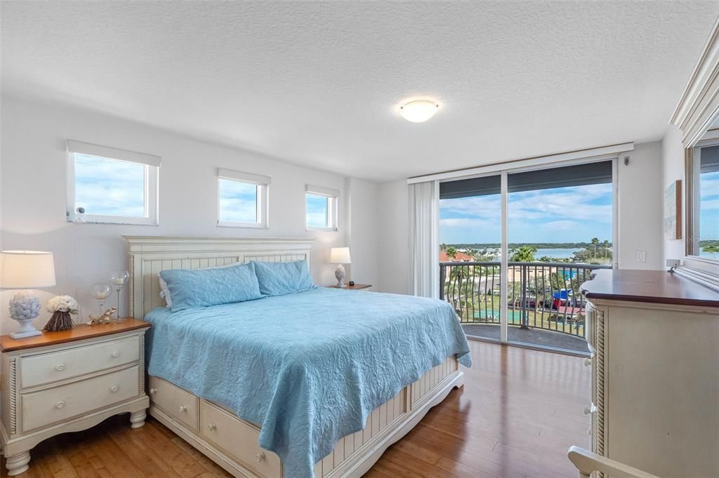 En Venta: $1,750,000 (3 camas, 3 baños, 2275 Pies cuadrados)