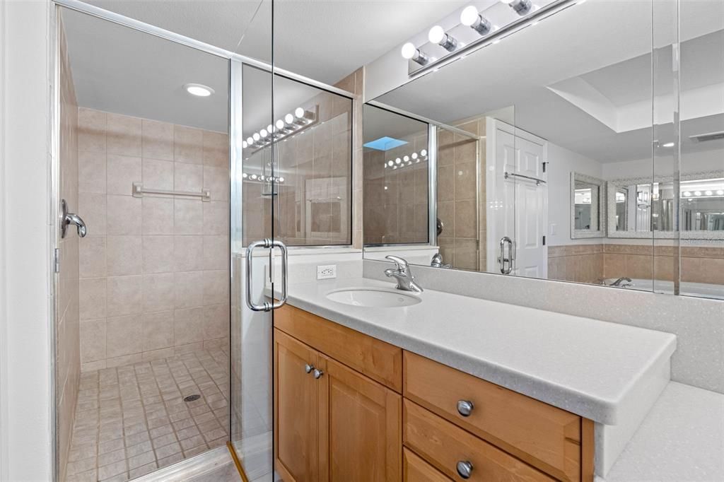 En Venta: $1,750,000 (3 camas, 3 baños, 2275 Pies cuadrados)