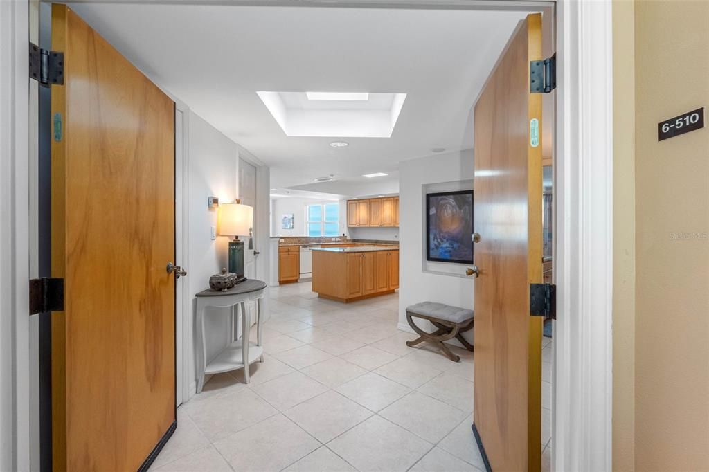 En Venta: $1,750,000 (3 camas, 3 baños, 2275 Pies cuadrados)