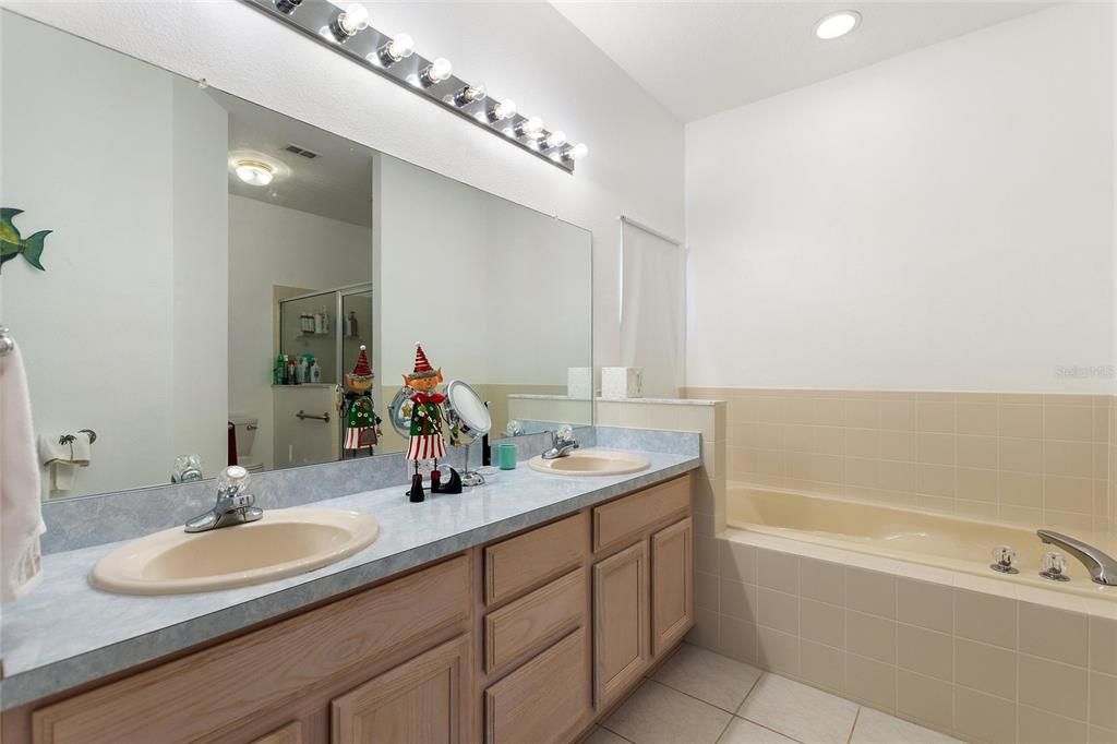 For Sale: $324,000 (3 beds, 2 baths, 1781 Square Feet)