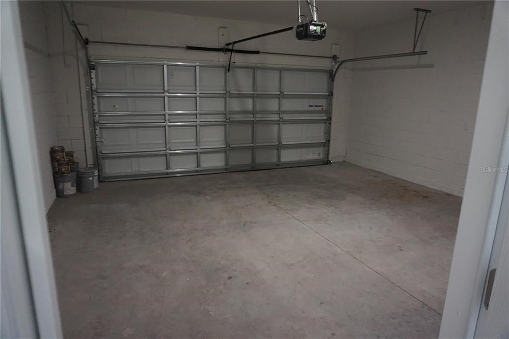 For Rent: $2,150 (4 beds, 2 baths, 1838 Square Feet)