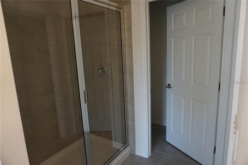 For Rent: $2,150 (4 beds, 2 baths, 1838 Square Feet)