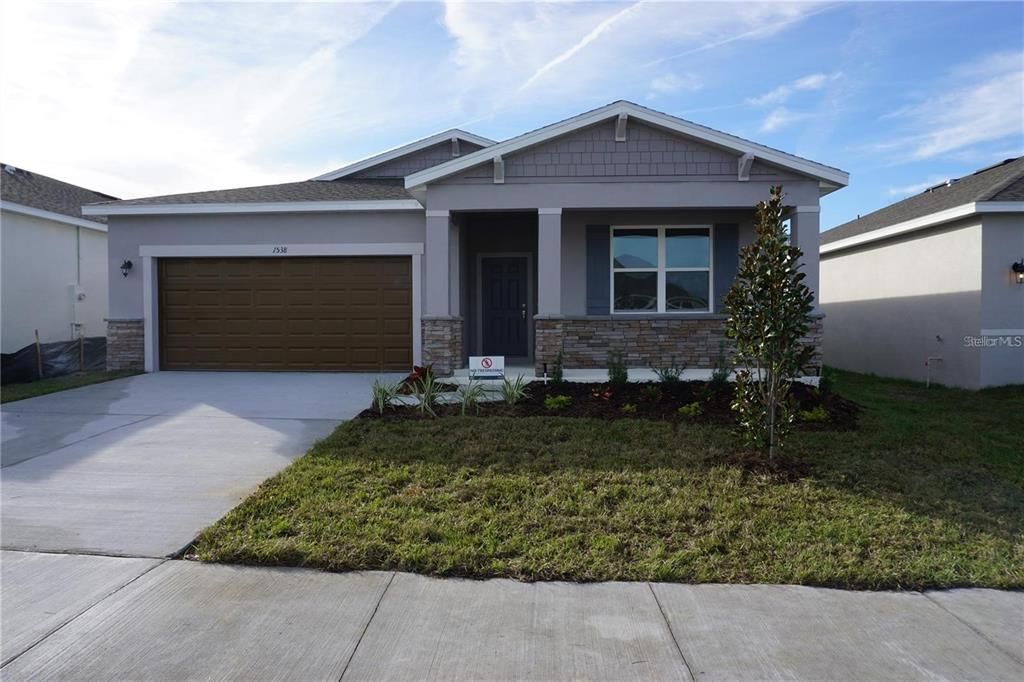 For Rent: $2,150 (4 beds, 2 baths, 1838 Square Feet)