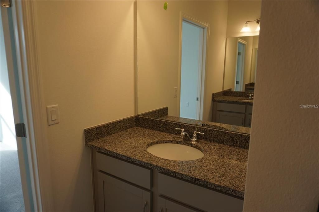 For Rent: $2,150 (4 beds, 2 baths, 1838 Square Feet)