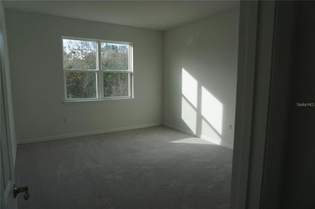 For Rent: $2,150 (4 beds, 2 baths, 1838 Square Feet)