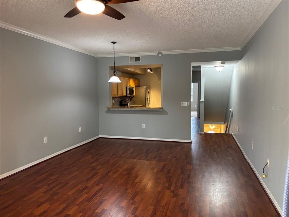 В аренду: $2,095 (2 спален, 2 ванн, 1246 Квадратных фут)