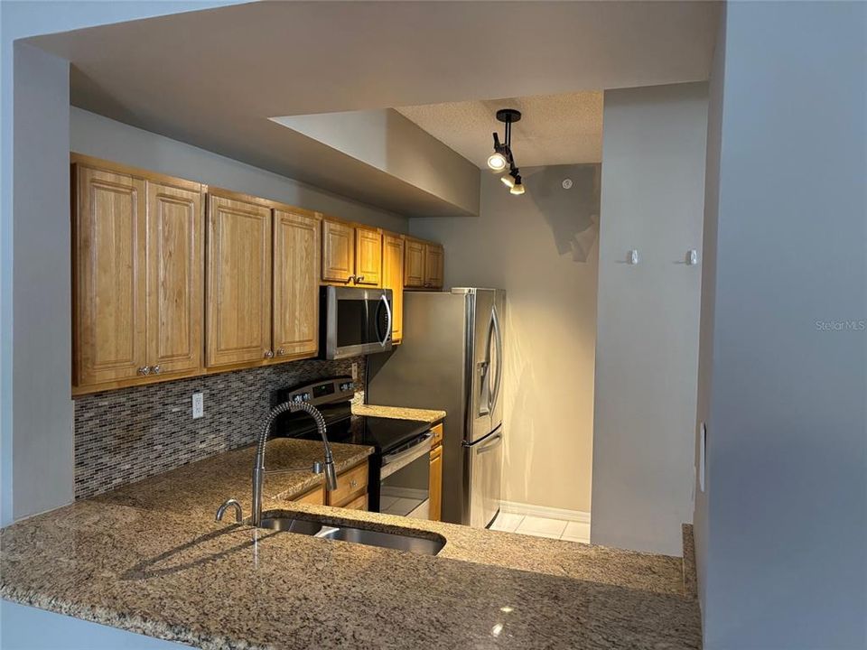 В аренду: $2,095 (2 спален, 2 ванн, 1246 Квадратных фут)