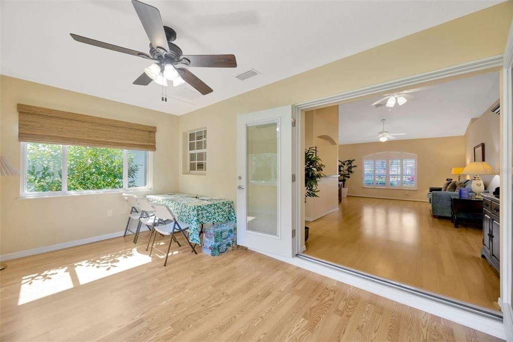 На продажу: $329,000 (2 спален, 2 ванн, 1420 Квадратных фут)