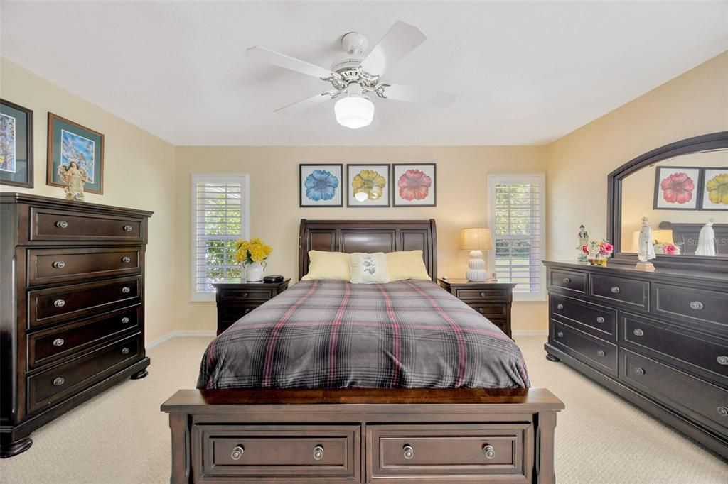 На продажу: $329,000 (2 спален, 2 ванн, 1420 Квадратных фут)