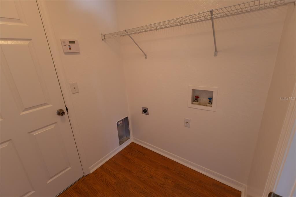 En Venta: $285,000 (3 camas, 2 baños, 1119 Pies cuadrados)