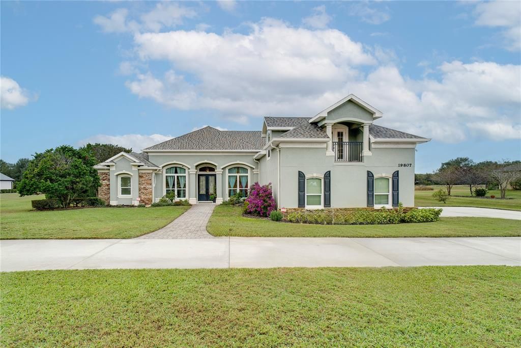 For Sale: $1,100,000 (4 beds, 3 baths, 3368 Square Feet)